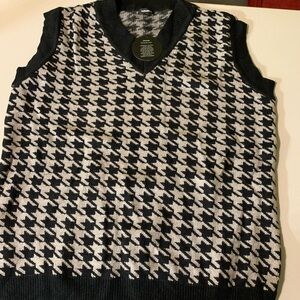 Mittoshop Black and White Houndstooth V-Neck sleeveless Sweater